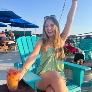 Meet your Posher, Elena